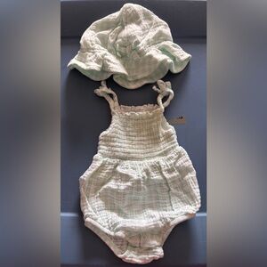 Baby Girls' Light Mint Green Sun Hat — Soft Cotton Gauze